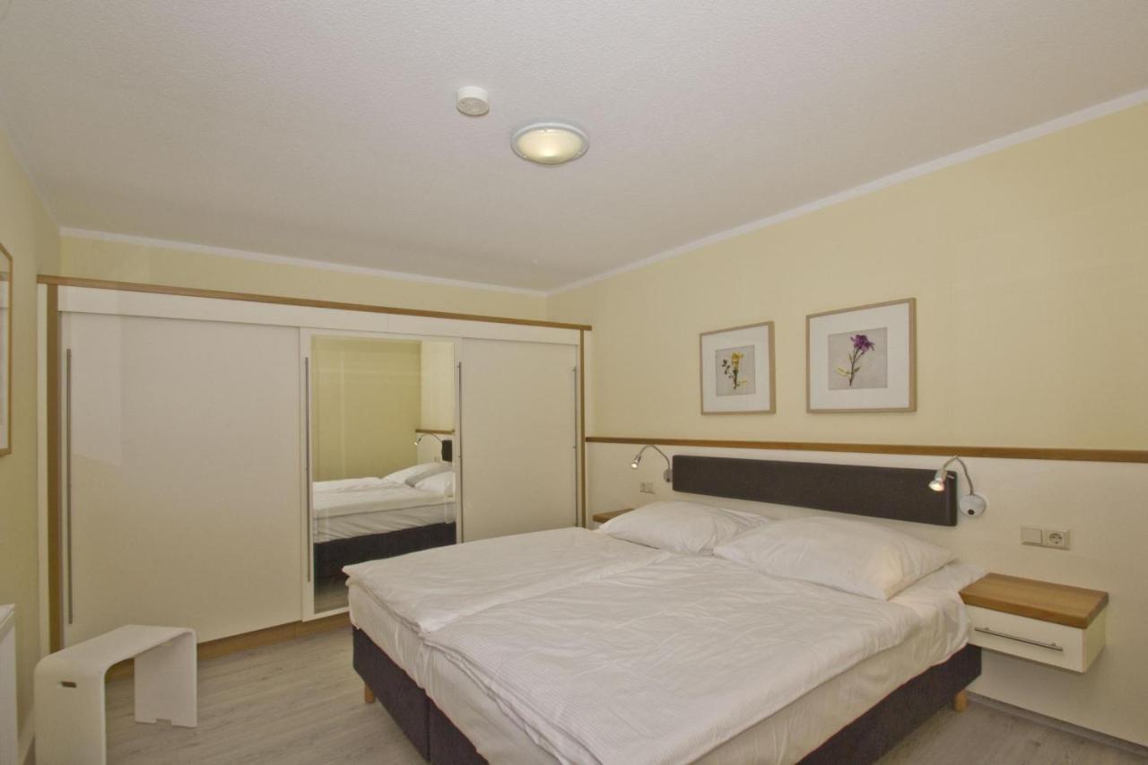 גוהרן Fewo Mit Terrasse, Gratis Nutzung Vom Ahoi Erlebnisbad Und Sauna In Sellin - Haus Blick Zur See Fewo 13 מראה חיצוני תמונה